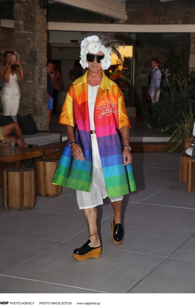 Λάκης Γαβαλάς: «Χέστηκ@ για τη Μύκονο, μόνο με αραβικά τριτοκοσμικά μπορείς να συνεννοηθείς»