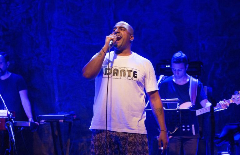 Ησαΐας Ματιάμπα: «Aν δεν υπήρχε ο γιος μου θα ήμουν με φάρμακα»