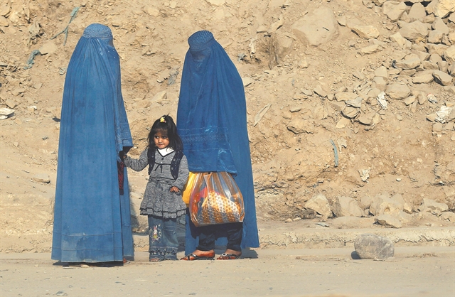 Αφγανιστάν: Η Διεθνής Αμνηστία καταγγέλλει με έκθεσή της τις κακοποιήσεις γυναικών από το καθεστώς των Ταλιμπάν