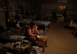 Ουκρανία: Οι κάτοικοι της Μαριούπολης λαμβάνουν 5 λίτρα πόσιμου νερού την εβδομάδα