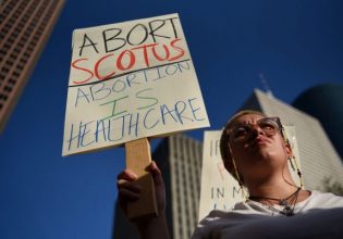 Αμβλώσεις: Οι απόφαση στις ΗΠΑ βρίσκει μιμητές στην Ευρώπη