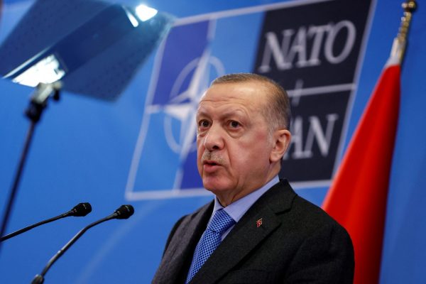 FT: Αμερικανοί αξιωματούχοι δηλώνουν ότι το ΝΑΤΟ πρέπει να είναι έτοιμο να διώξει την Τουρκία