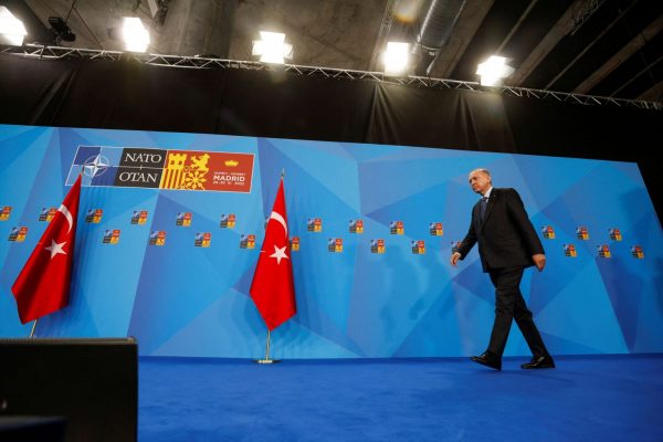 Chatham House: Η Τουρκία κέρδισε πολλά στο ΝΑΤΟ αλλά ένας δύσκολος δρόμος είναι μπροστά