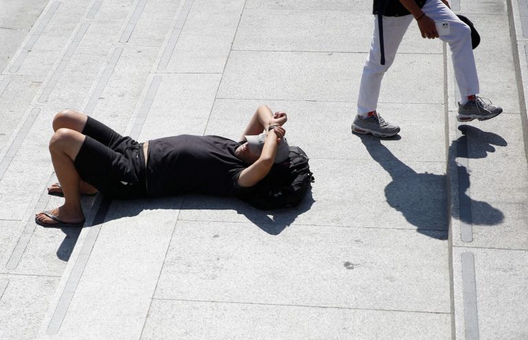 Ηνωμένο Βασίλειο: Πιο ζεστό το Λονδίνο από τη Σαχάρα – Κόκκινη προειδοποίηση