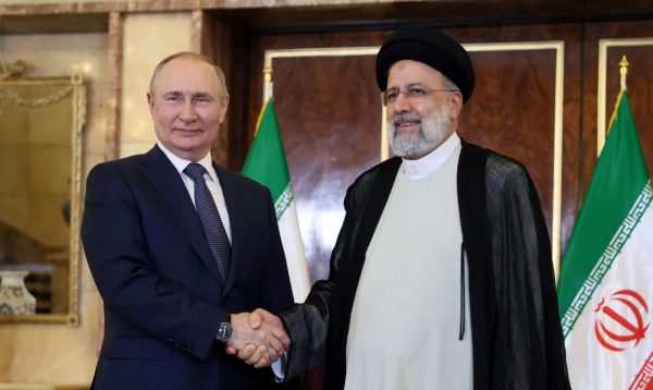 Τι σημαίνει η στρατηγική σύγκλιση Ρωσίας και Ιράν