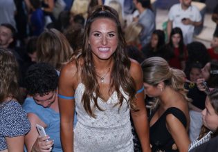 Ασημίνα Χατζηανδρέου: Κολάζει με το μαγιό της στην παραλία μετά το survivor