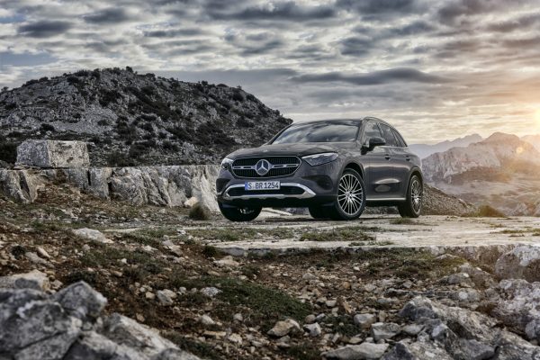 Διαθέσιμη στην ελληνική αγορά η νέα Mercedes-Benz GLC
