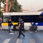 Τροχαίο: Σύγκρουση λεωφορείου με μηχανή στην παραλιακή – Δύο τραυματίες