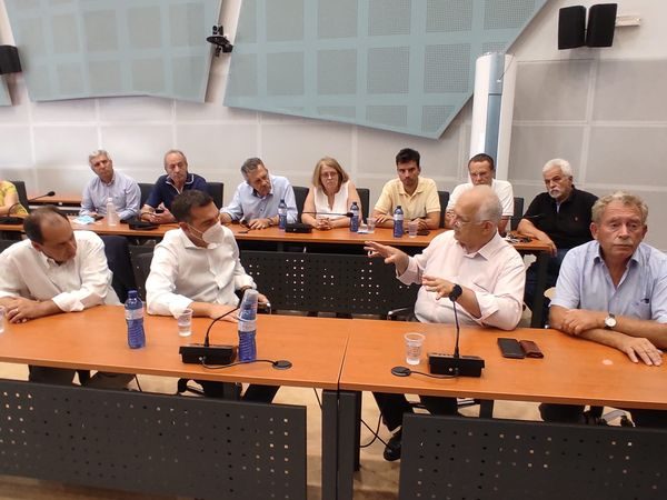 «Όχι σε άσκοπους διαξιφισμούς» από τον Δήμο Παλλήνης σχετικά με τα καμμένα σπίτια