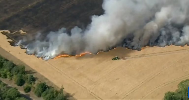 Αγγλία: Πώς ένας αγρότης σταμάτησε μόνος του πύρινη λαίλαπα