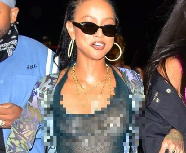 Πασίγνωστη ηθοποιός εμφανίστηκε με διάφανο φόρεμα και χωρίς σουτιέν!