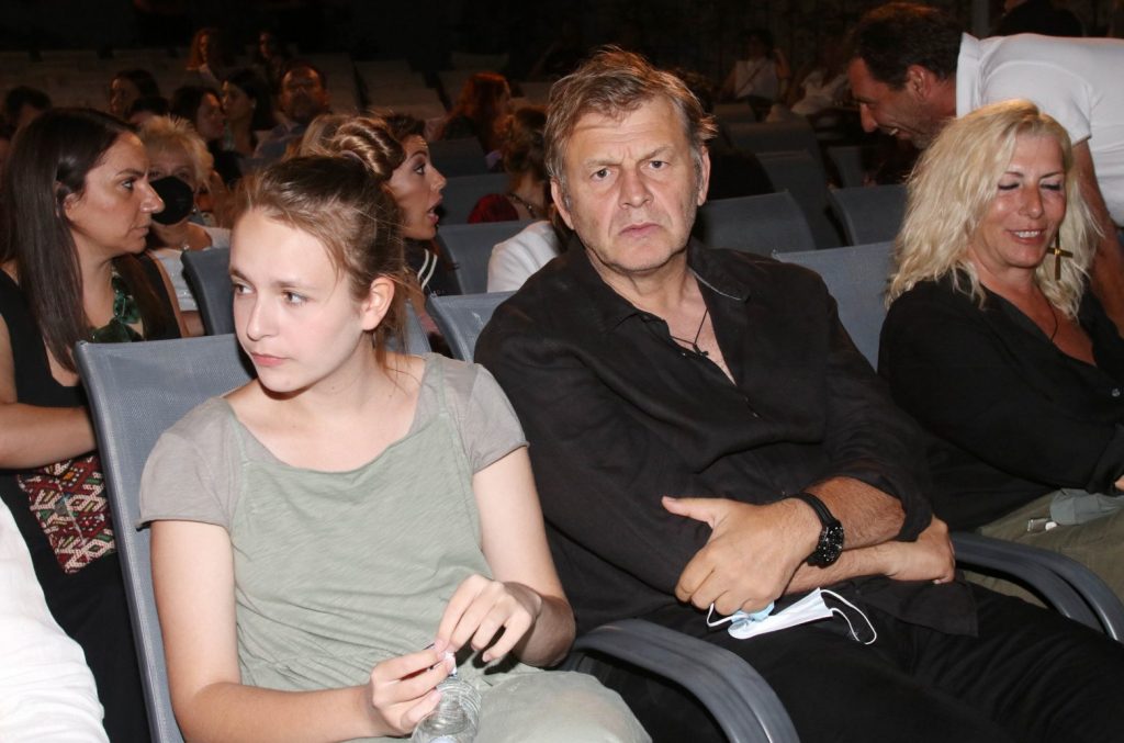 Απόστολος Γκλέτσος: Η σπάνια εμφάνιση με την κόρη του και τη σύντροφό του