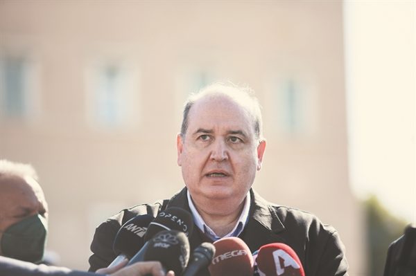 Νίκος Φίλης: «Λογικό να αναζητά ο κ. Μητσοτάκης λίγη παρηγοριά στη Δεξιά του Κυρίου».