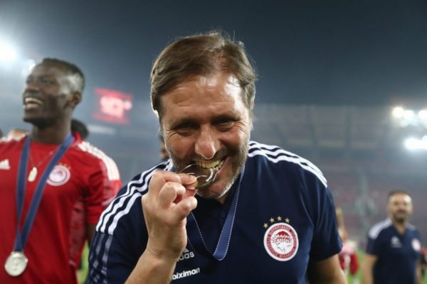 Οι ευχές του Ολυμπιακού στον Πέδρο Μαρτίνς