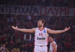 Ο Βεζένκοφ πήρε και το βραβείο του πιο δημοφιλή παίκτη της σεζόν