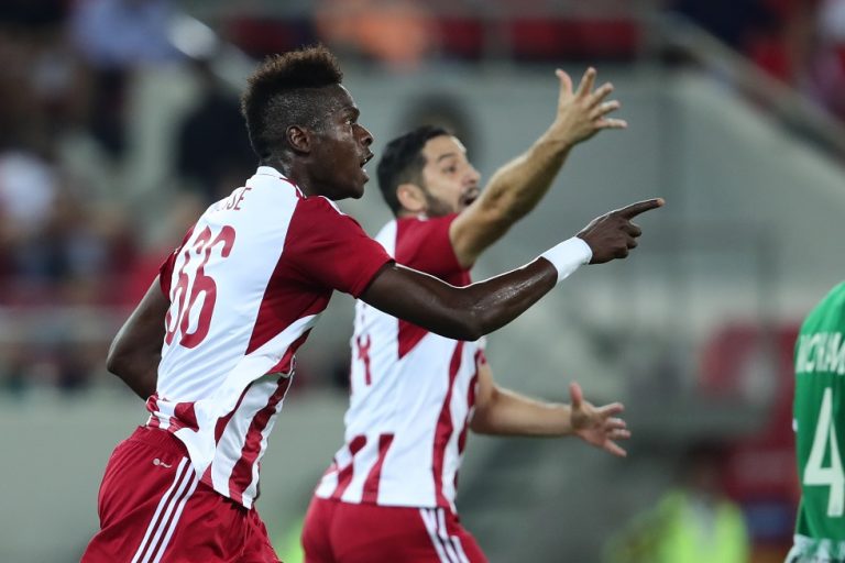 Ολυμπιακός – Μακάμπι Χάιφα: Πεντακάθαρο χέρι του Πλάνιτς στην κεφαλιά του Τικίνιο!