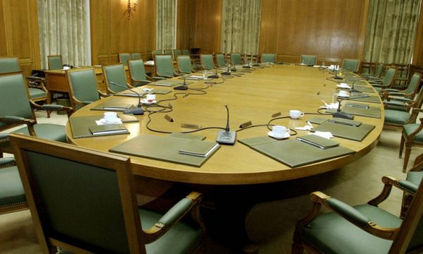 Δημοσκόπηση: Πώς κρίνουν οι πολίτες τους υπουργούς της Κυβέρνησης – Ποιοι βρίσκονται στην κορυφή