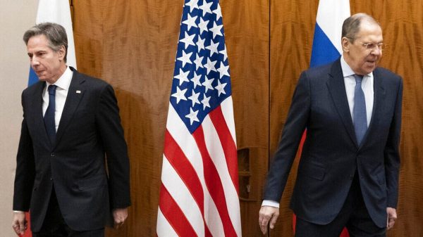 ΗΠΑ: Επικοινωνία Μπλίνκεν-Λαβρόφ «τις επόμενες ημέρες» – Η πρώτη από την εισβολή στην Ουκρανία