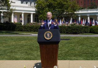 Τζο Μπάιντεν: Θετικός στον κοροναϊό – Παρουσιάζει ελαφρά συμπτώματα, λέει ο Λευκός Οίκος