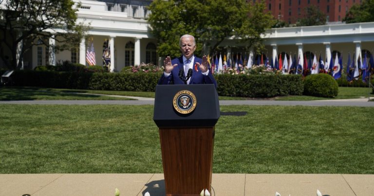 Τζο Μπάιντεν: Θετικός στον κοροναϊό – Παρουσιάζει ελαφρά συμπτώματα, λέει ο Λευκός Οίκος