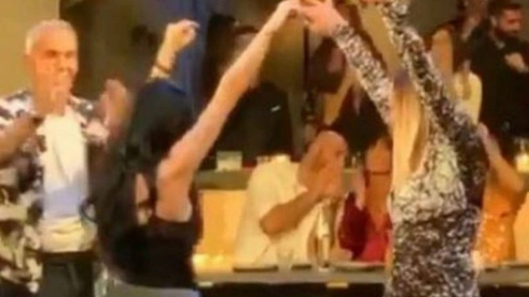 Αυτό είναι το… χειρότερο τσιφτετέλι στην ελληνική τηλεόραση – Δεν θα πιστεύτε ποιες το χόρεψαν