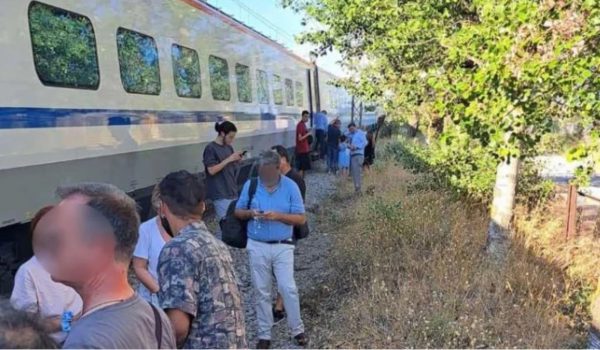 ΡΑΣ: Αυτεπάγγελτη έρευνα για την ταλαιπωρία των επιβατών με την Hellenic Τrain