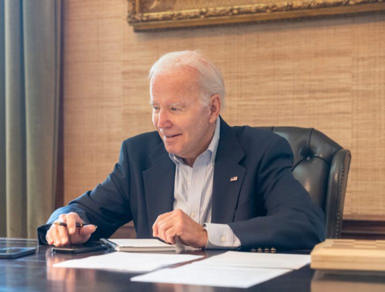 Τζο Μπάιντεν: «Πάντα απασχολημένος» δηλώνει μετά τον κοροναϊό