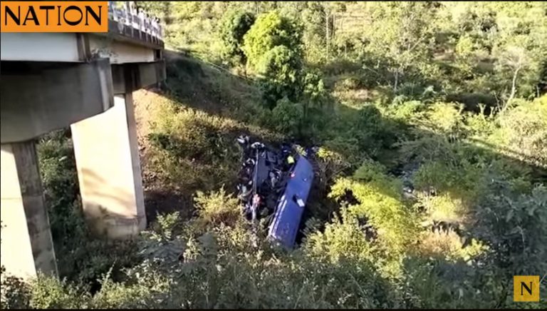 Κένυα: Λεωφορείο με ταξιδιώτες έπεσε από γέφυρα – Τουλάχιστον 34 οι νεκροί