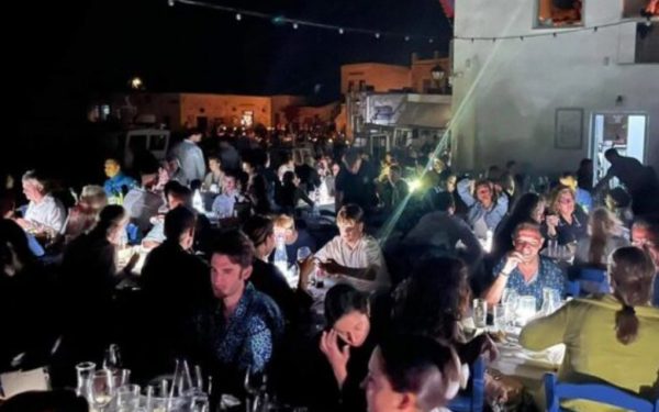 Πάρος: Στο σκοτάδι η Νάουσα λόγω μπλακ άουτ