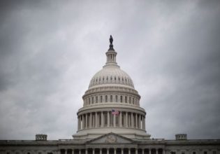 FT: Η αναρχία πιθανότερη απειλή για τη Δύση από την τυραννία