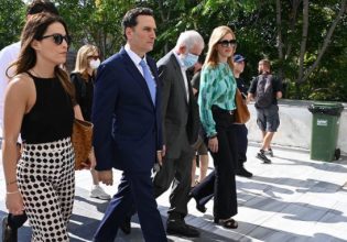 Πέτρος Φιλιππίδης: Χωρίς χειροπέδες αλλά με το κεφάλι κατεβασμένο