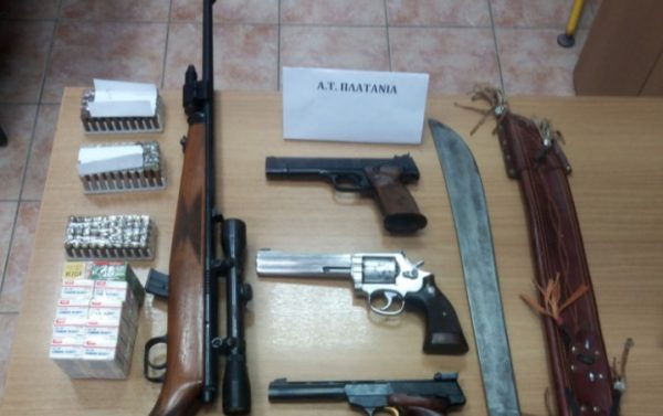 Χανιά: Τον κατήγγειλε η σύντροφός του για κακοποίηση και παρέδωσε στους αστυνομικούς ολόκληρο οπλοστάσιο