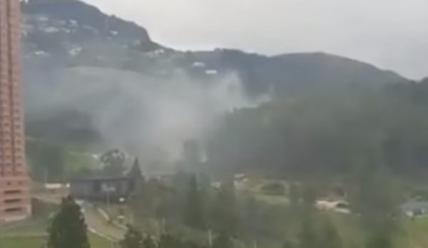 Κολομβία: Η αστυνομία έκαψε 1,5 τόνο μαριχουάνα και ο καπνός «έπνιξε» όλη την πόλη