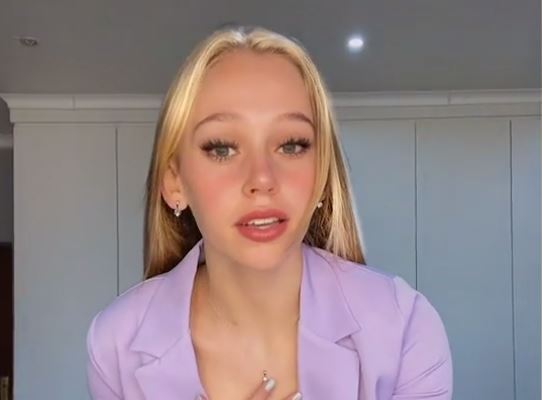 Ραπουνζέλ: Χαμός στο TikTok με την σωσία της ηρωίδας της Disney