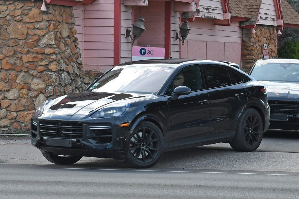 Porsche Cayenne Coupe: Στα ενδότερα