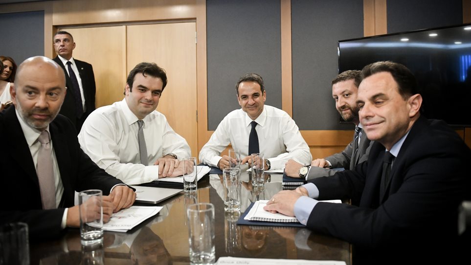 Editorial Ta Nea: A vision for the future