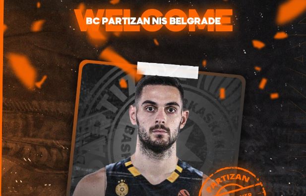 Στην Παρτιζάν και επίσημα ο Παπαπέτρου