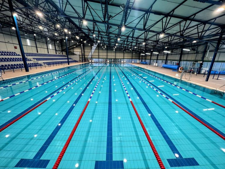 Ξάνθη: Μετά από μια δεκαετία το κλειστό κολυμβητήριο της πόλης ανοίγει και πάλι