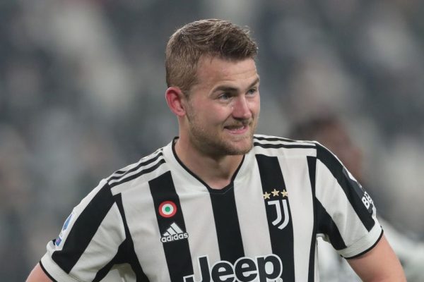 Μπάγερν: Στο Τορίνο ο Σαλιχάμιτζιτς για να διαπραγματευτεί με Γιουβέντους για τον Ντε Λιχτ