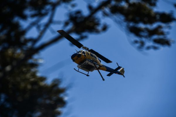 Φωτιά στα Μέγαρα: Αναγκαστική προσγείωση ελικοπτέρου που επιχειρούσε