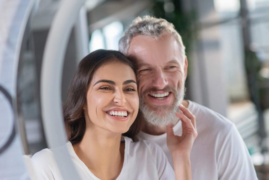 Γάμος με διαφορά ηλικίας: Η μαρτυρία ενός άντρα που έχει 40 χρόνια διαφορά από τη γυναίκα του