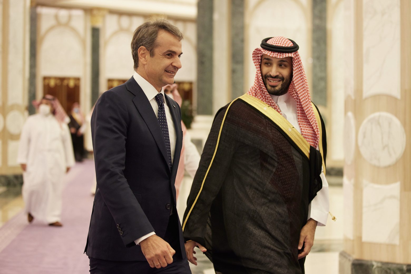 Μοχάμεντ Μπιν Σαλμάν: Η επίσκεψη του Σαουδάραβα πρίγκιπα επιβεβαιώνει τις στρατηγικές σχέσεις Αθήνας - Ριάντ