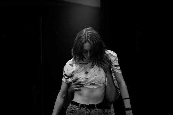 «Φάκελος Βάνκαου» στις 5 και 6 Αυγούστου, στο Μικρό Θέατρο Αρχαίας Επιδαύρου