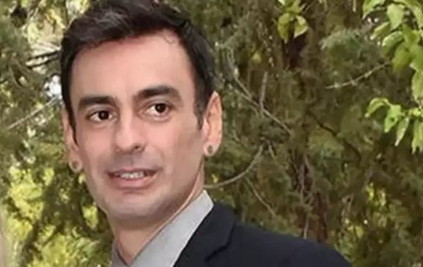 Κωνσταντίνος Γιαννακόπουλος: Εγκλωβίστηκε στο τρένο για Θεσσαλονίκη ο ηθοποιός – Η απίστευτη περιπέτειά του