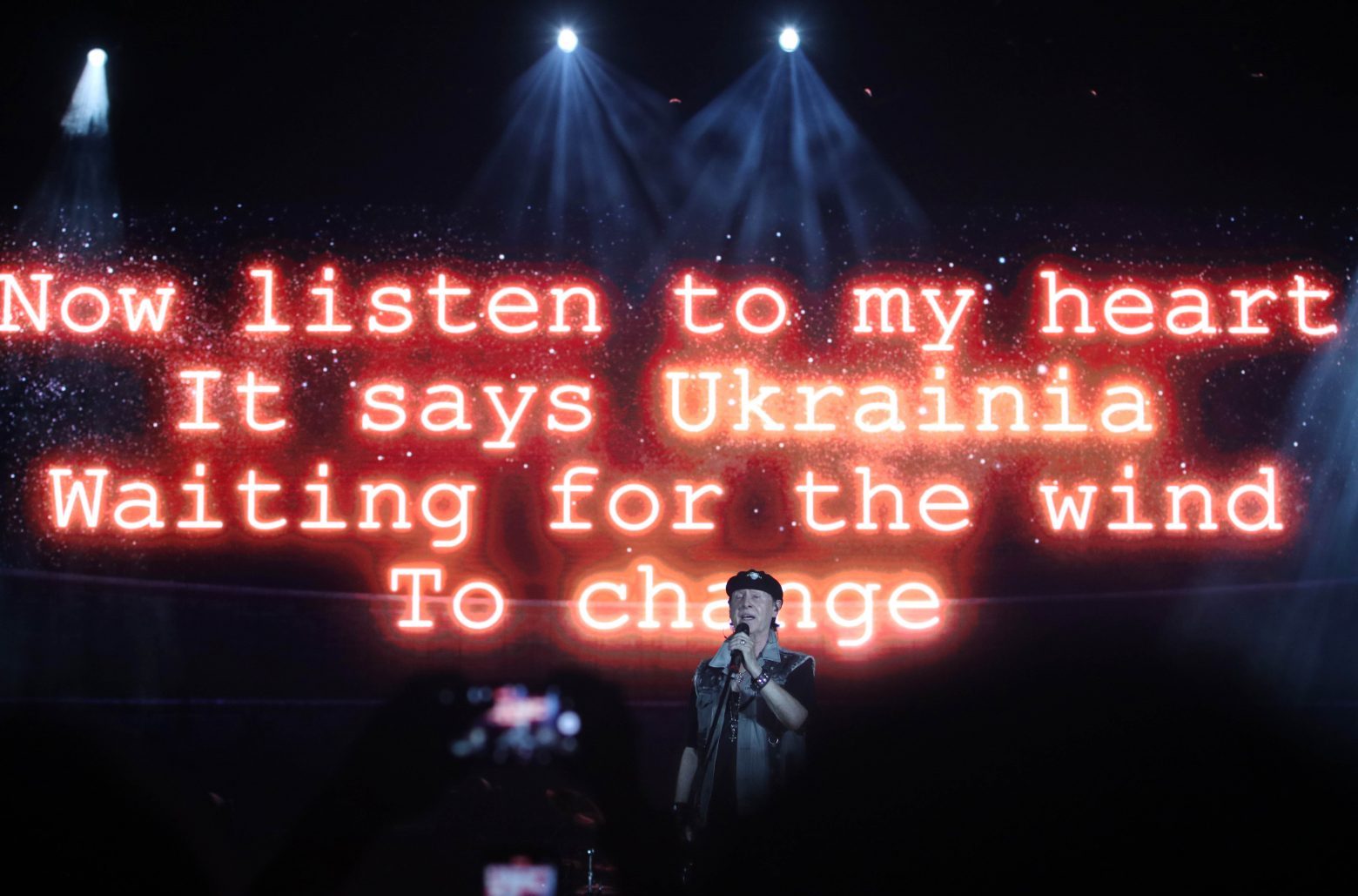 Scorpions: Aφιέρωσαν στην Ουκρανία το «Wind of Change» - Σείστηκε το ΟΑΚΑ