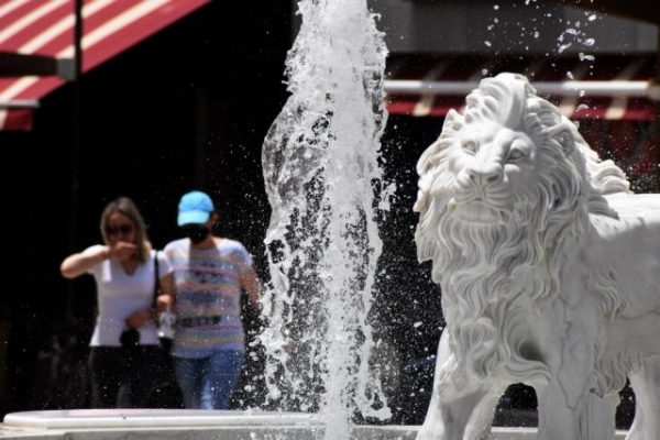 Αρναούτογλου: Προειδοποίηση για επικίνδυνο κύμα καύσωνα – Πιθανόν να καταρριφθούν αρκετά ρεκόρ ζέστης