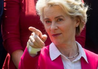 Κομισιόν: Εντείνει τις κυρώσεις κατά της Μόσχας – Στο στόχαστρο ο ρωσικός χρυσός