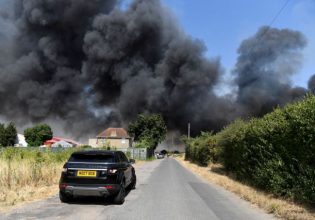 Βρετανία: Σε ύψιστο συναγερμό η Πυροσβεστική στο Λονδίνο – Φωτιές από τον πρωτοφανή καύσωνα