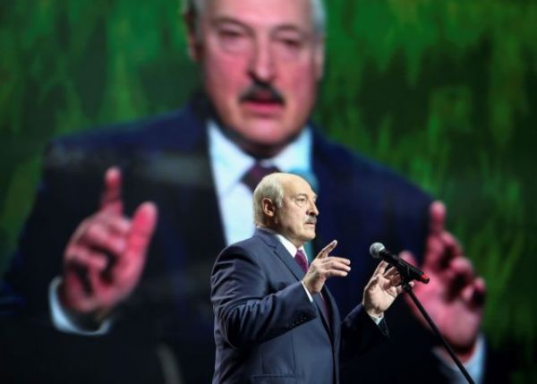 Λευκορωσία: Με πόλεμο απειλεί ο Λουκασένκο - Υποστηρίζει ότι η Ουκρανία εξαπέλυσε πυραύλους εναντίον της χώρας του