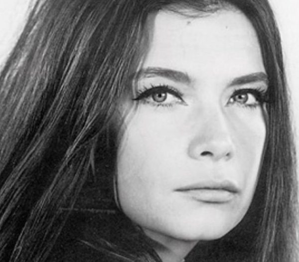 Τζένη Καρέζη: Σπάνια εμφάνιση με ξανθά μαλλιά στο πλευρό του Κούρκουλου